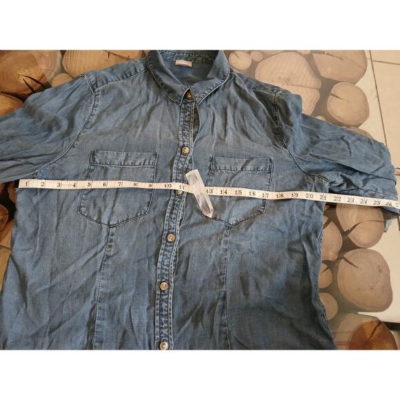 Chico's Tencel Lyocell Denim Blue Long Sleeves Chambray Shirt US 8-10 Medium - Picture 4 of 11